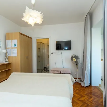 Biserka Apartman Bozava