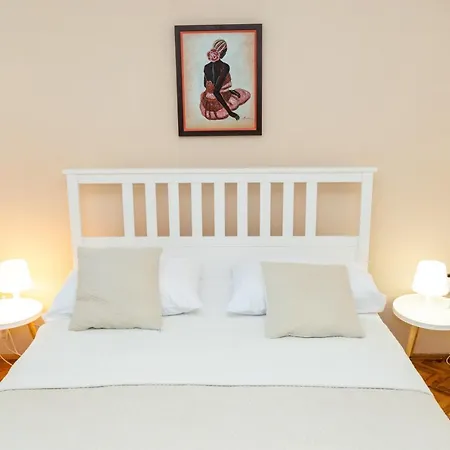 Biserka Apartment Bozava